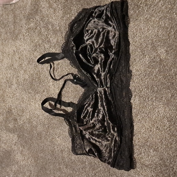 Velour Bralette - Picture 5 of 7